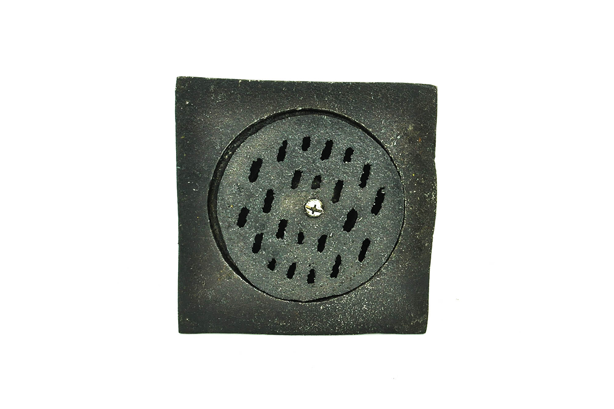 Coladera FV6 fierro medida real 12 x 12 cm